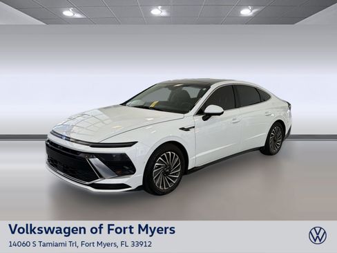 Used 2024 Hyundai Sonata Limited FWD image 1