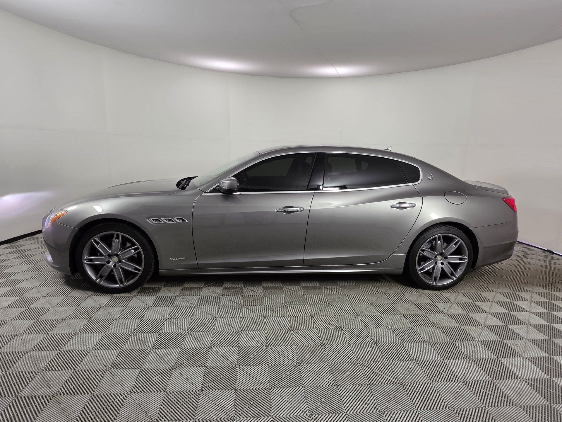 Used 2017 Maserati Quattroporte S GranLusso RWD image 40