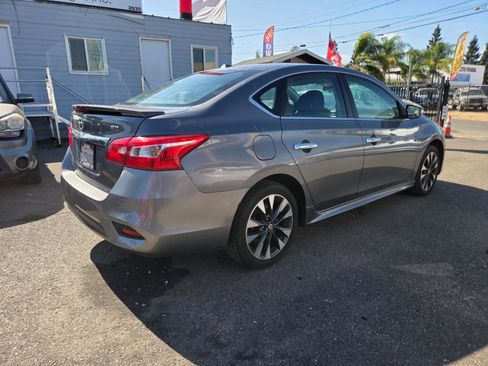 Used 2019 Nissan Sentra SR FWD image 4
