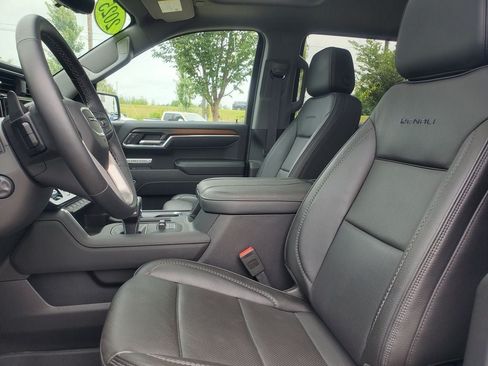 Used 2025 GMC Sierra 1500 Denali w/ Denali Reserve Package AWD/4WD image 5