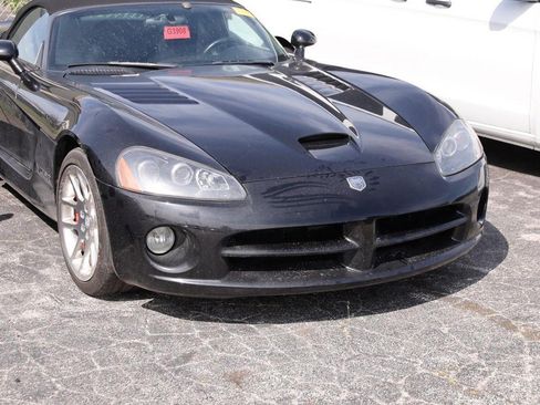Used 2005 Dodge Viper SRT-10 RWD image 2