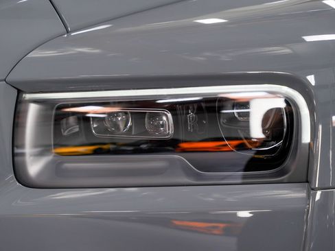 Used 2022 Rolls-Royce Cullinan w/ Dark Exterior Package AWD/4WD image 14
