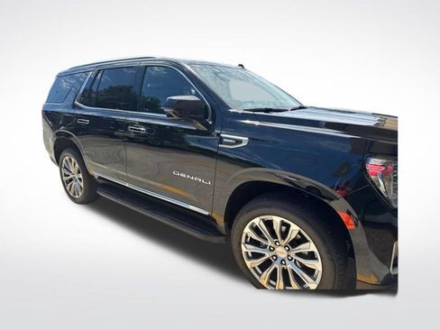 Used 2024 GMC Yukon XL Denali RWD image 3