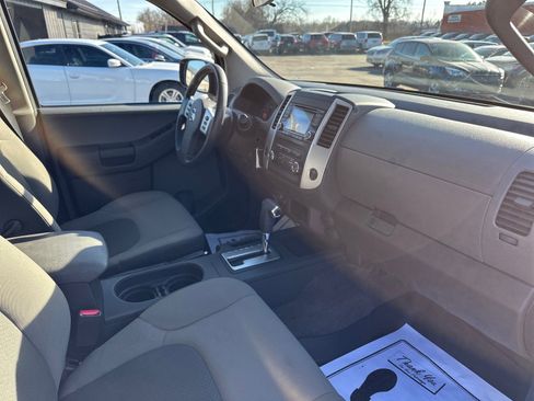Used 2015 Nissan Xterra PRO-4X image 25