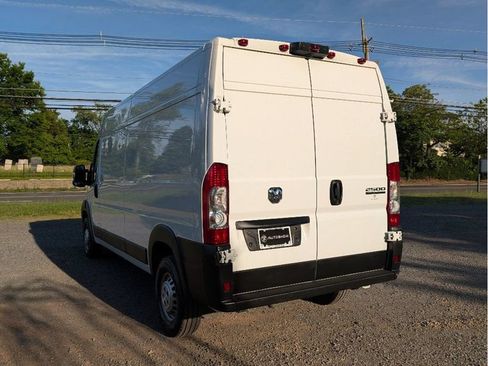 Used 2026 RAM ProMaster 2500 w/ Convenience Group FWD image 9