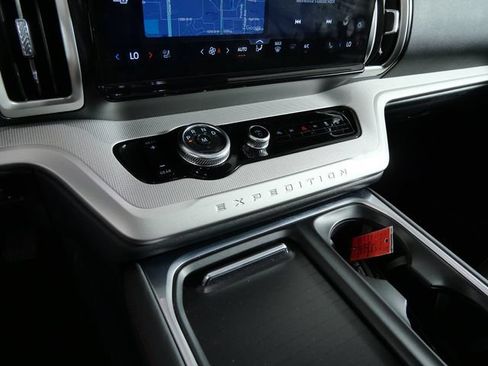Certified 2025 Ford Expedition Active AWD/4WD image 21