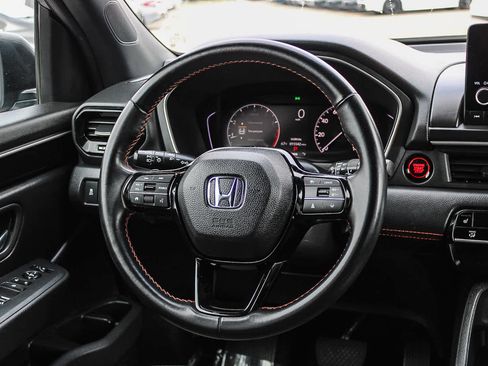 Certified 2025 Honda Pilot Sport image 15
