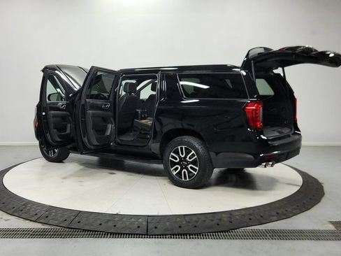 Used 2023 GMC Yukon XL AT4 AWD/4WD image 14