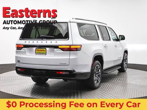 Used 2024 Jeep Wagoneer L Series II RWD image 5