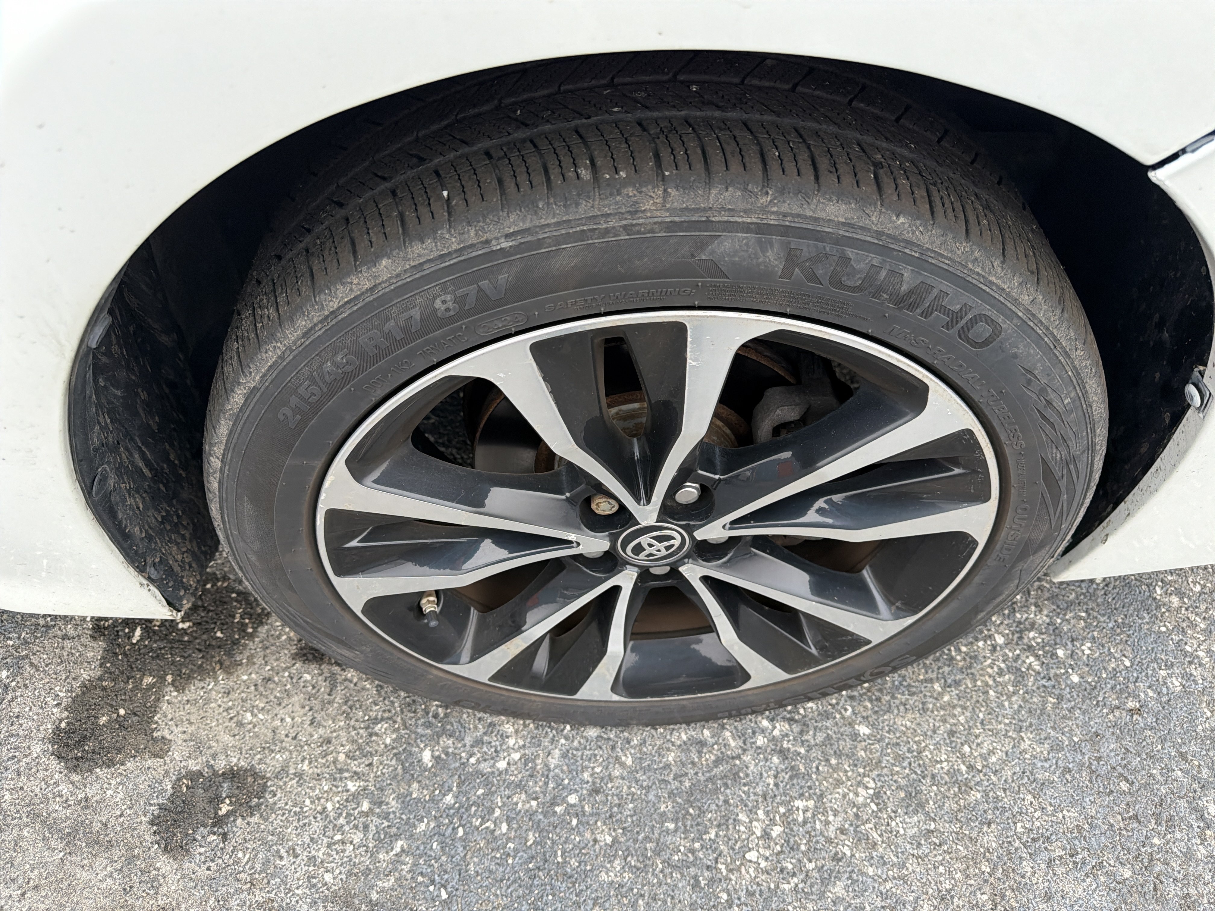 Used 2018 Toyota Corolla XSE FWD image 8