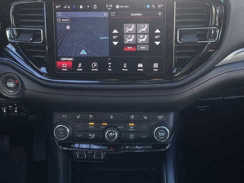 Used 2024 Dodge Durango GT image 17