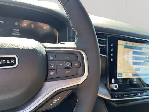 New 2026 Jeep Grand Wagoneer L image 31