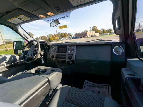 Used 2015 Ford F250 XLT w/ XLT Interior Package image 29