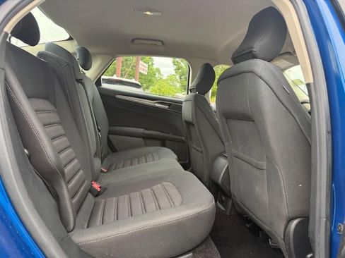 Used 2017 Ford Fusion SE FWD image 11