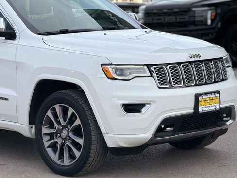 Used 2018 Jeep Grand Cherokee Overland AWD/4WD image 8
