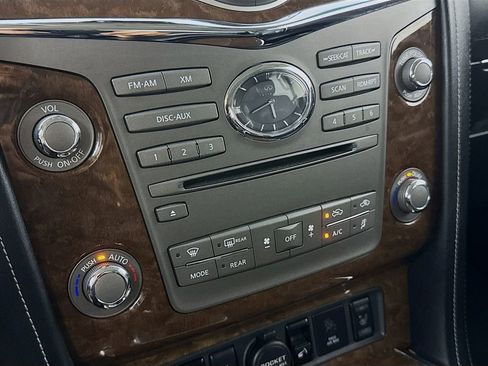 Used 2017 INFINITI QX80 4WD w/ Driver Assistance Package image 19