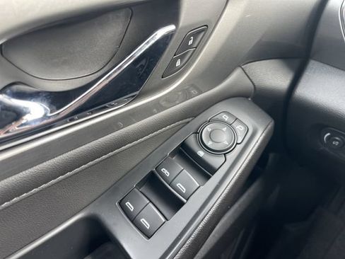 Used 2023 Chevrolet Traverse LT FWD image 31