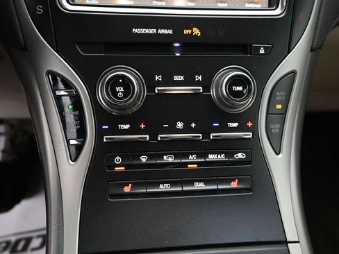 Used 2019 Lincoln Nautilus Select AWD/4WD image 14