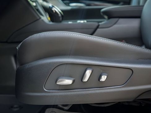 New 2026 Cadillac XT5 Premium Luxury w/ Driver Assist Package FWD image 19