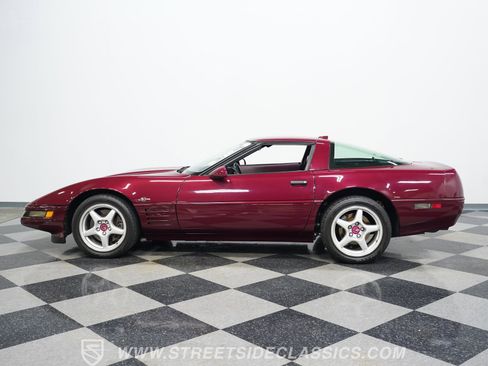 Used 1993 Chevrolet Corvette ZR1 image 2