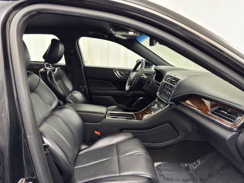 Used 2019 Lincoln Continental AWD w/ Equipment Group 500A image 31