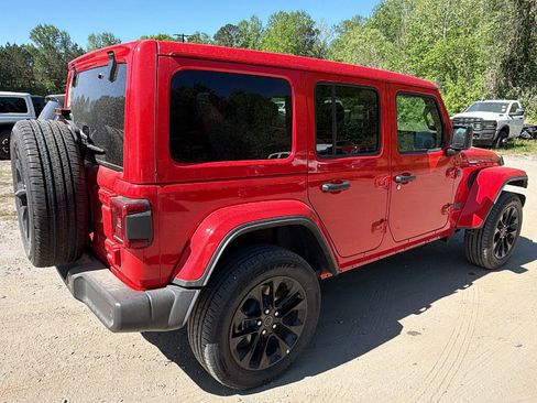 Used 2025 Jeep Wrangler Sahara w/ Safety Group AWD/4WD image 8