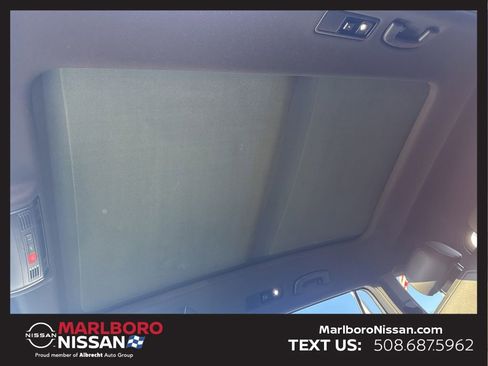 Used 2024 Volkswagen Tiguan SE R-Line image 31