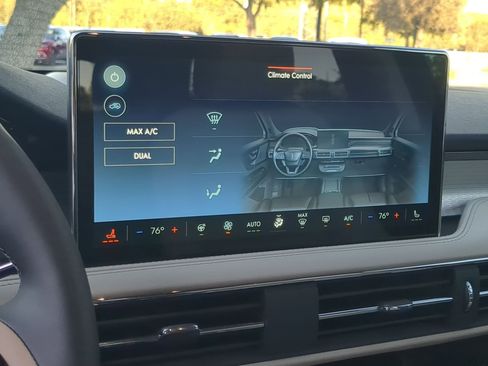 New 2026 Lincoln Corsair Premiere image 18