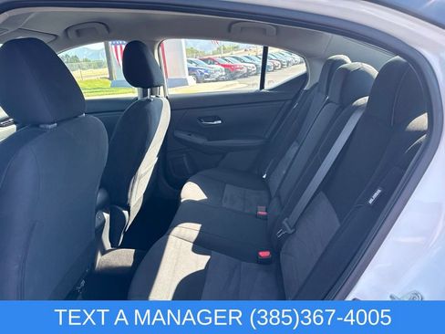 Used 2025 Nissan Sentra SR FWD image 13