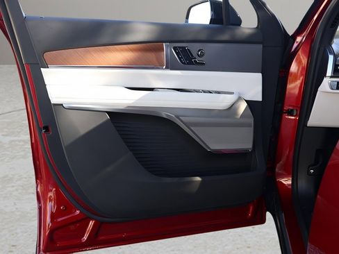 New 2026 Cadillac Vistiq Sport image 10