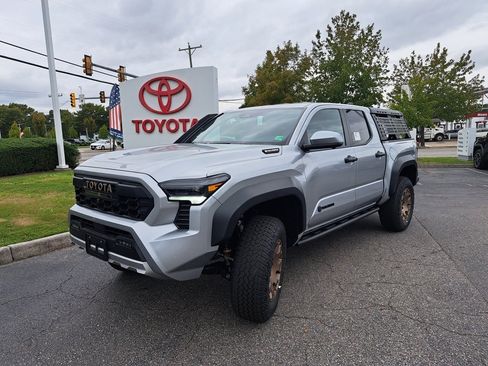 New 2025 Toyota Tacoma Trailhunter image 2