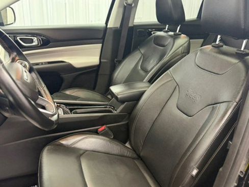 Used 2022 Jeep Compass Limited w/ Sun and Sound Group AWD/4WD image 10