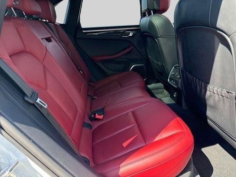 Used 2023 Porsche Macan Turbo AWD/4WD image 18