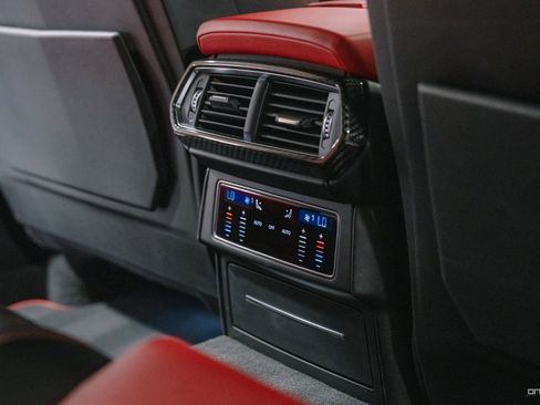 Used 2019 Lamborghini Urus image 37