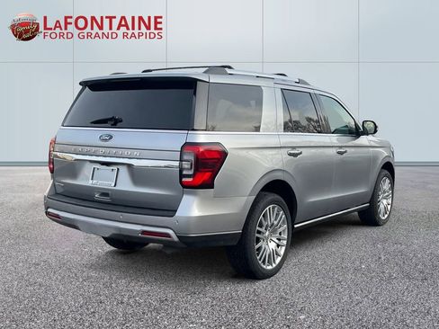 Used 2024 Ford Expedition Limited image 7