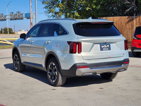 New 2026 Kia Sorento S image 3