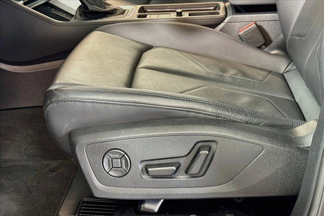 Used 2025 Audi Q3 2.0T Premium w/ Convenience Plus Package AWD/4WD image 18