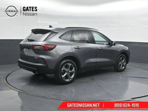 Used 2025 Ford Escape ST-Line AWD/4WD image 2