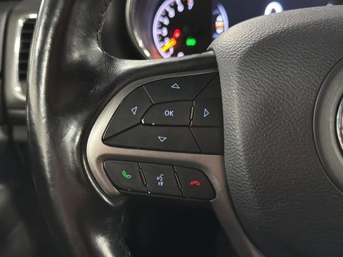 Used 2021 Jeep Grand Cherokee Laredo image 20