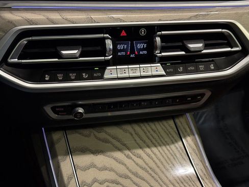 Certified 2022 BMW X7 M50i image 12