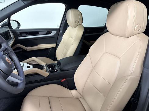 New 2026 Porsche Cayenne image 5