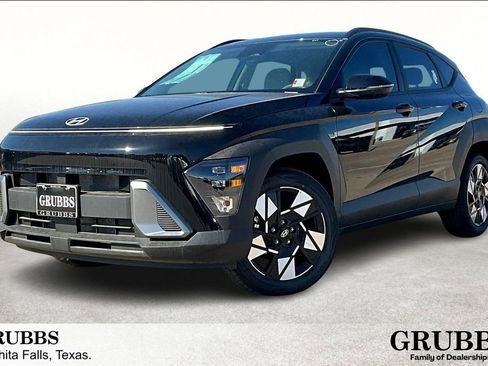 Used 2025 Hyundai Kona SEL image 2