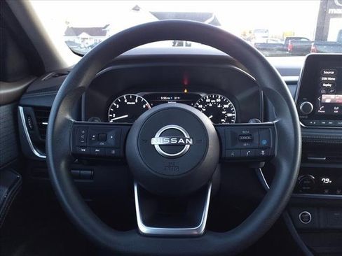 Used 2023 Nissan Rogue SV image 25