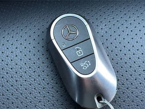 Certified 2025 Mercedes-Benz GLC 300 GLC 300 image 40