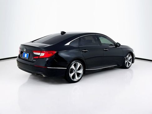 Used 2018 Honda Accord Touring image 7