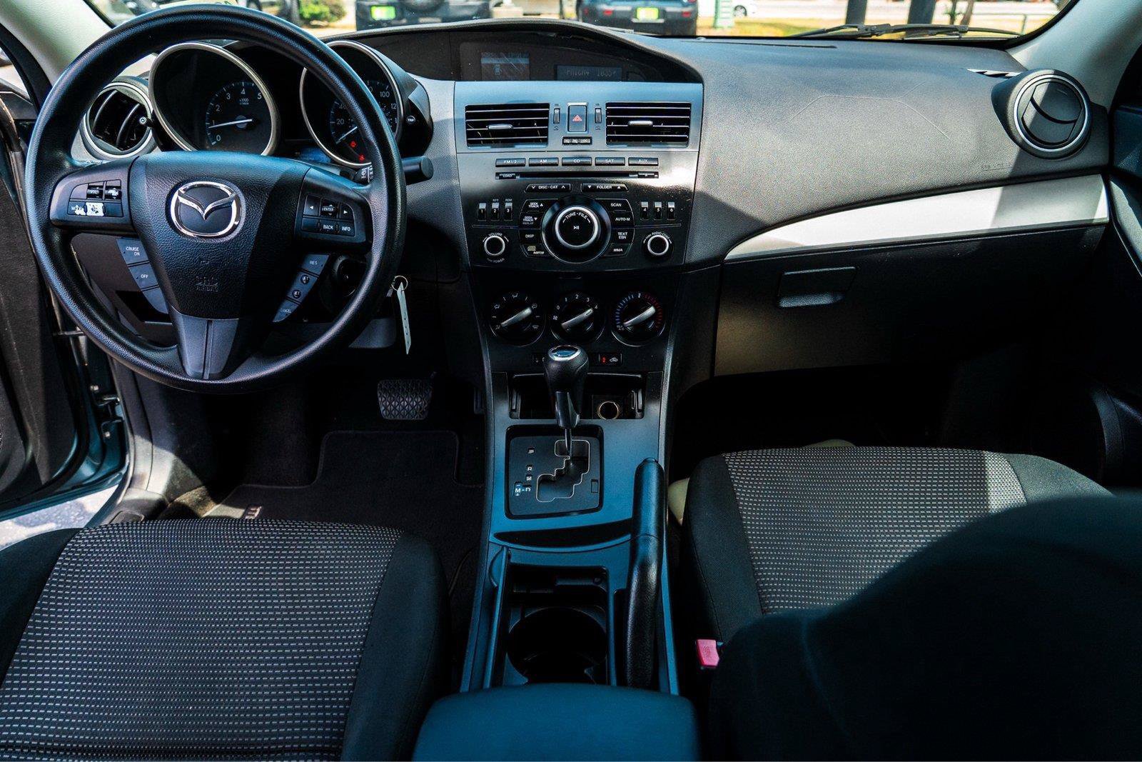 Used 2013 MAZDA MAZDA3 i Sport FWD image 20