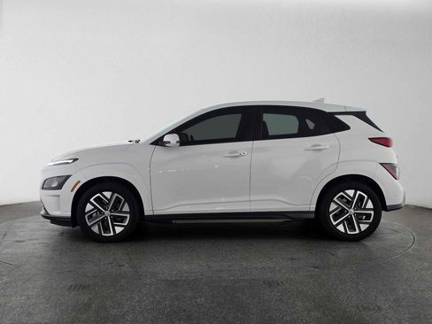 Used 2023 Hyundai Kona SE w/ Cargo Package FWD image 6