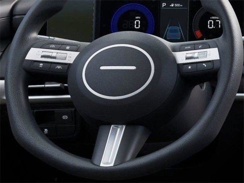 Certified 2025 Hyundai Tucson SE image 18