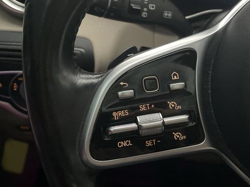 Used 2021 Mercedes-Benz GLC 300 4MATIC image 28