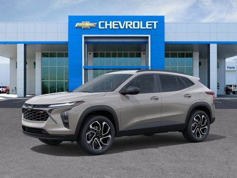 New 2026 Chevrolet Trax RS w/ Driver Confidence Package image 2